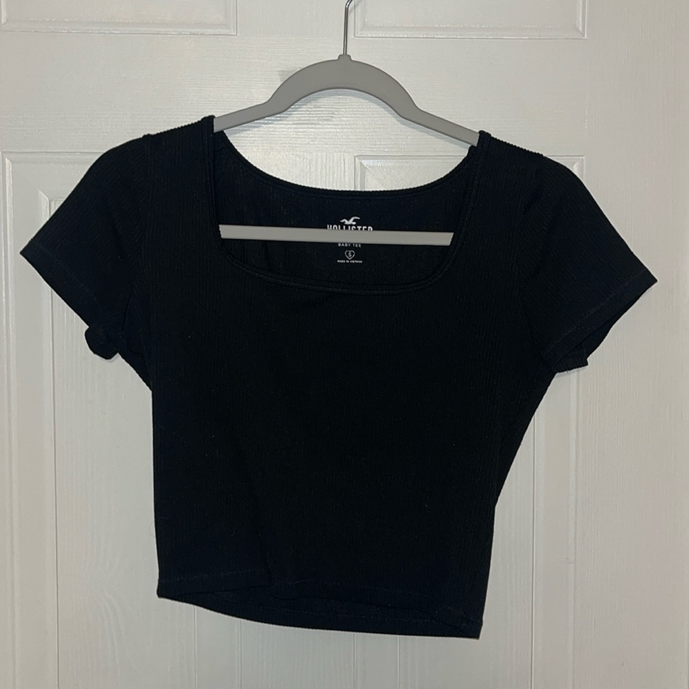 hollister ribbed baby tee